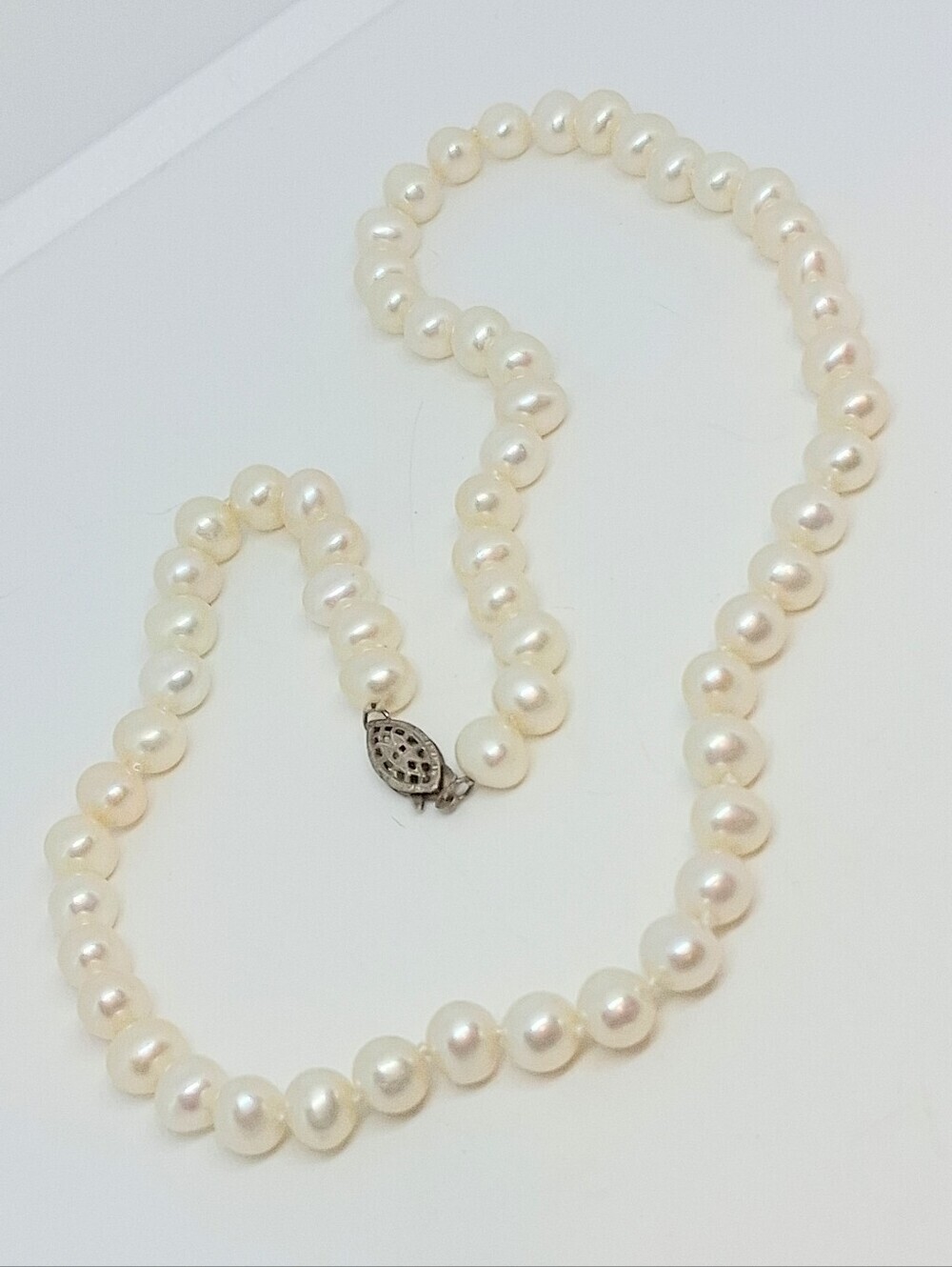 * Vintage 925 Genuine Freshwater Pearls Hand Tied Signed Delmar Necklace